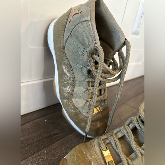 Nike Air Jordan 11 Shoes Womens Size 8 Green Basketball Sneakers AR0715-200 - Picture 12 of 16